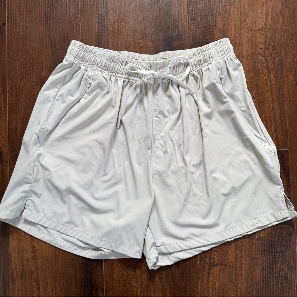 Cream Athletic Gorpcore Shorts Small Zipper Pockets Quick-Dry Hiking Athleisure
